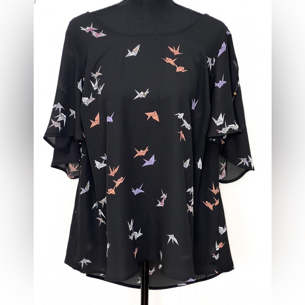 Torrid Origami bird print top. Size Torrid 00